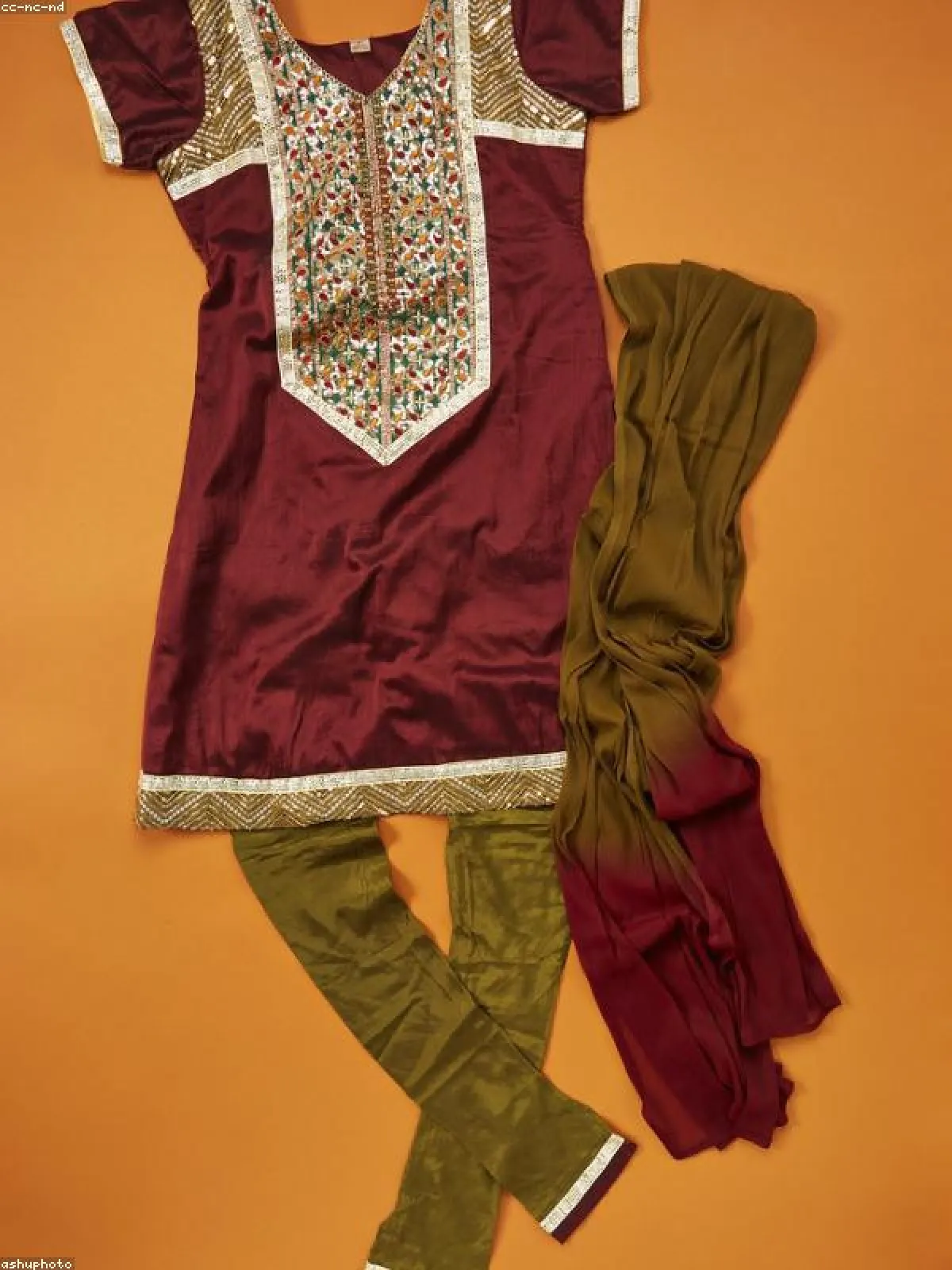 Classic Muslin Salwar Suit — Full Drape
