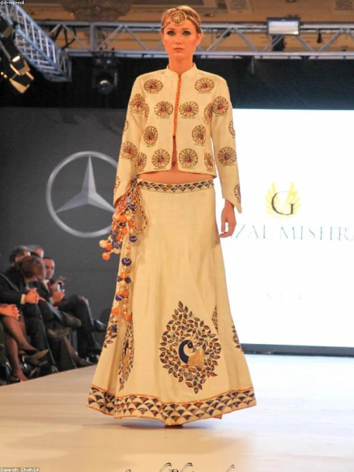 Classic Linen Lehenga Choli — Full Drape