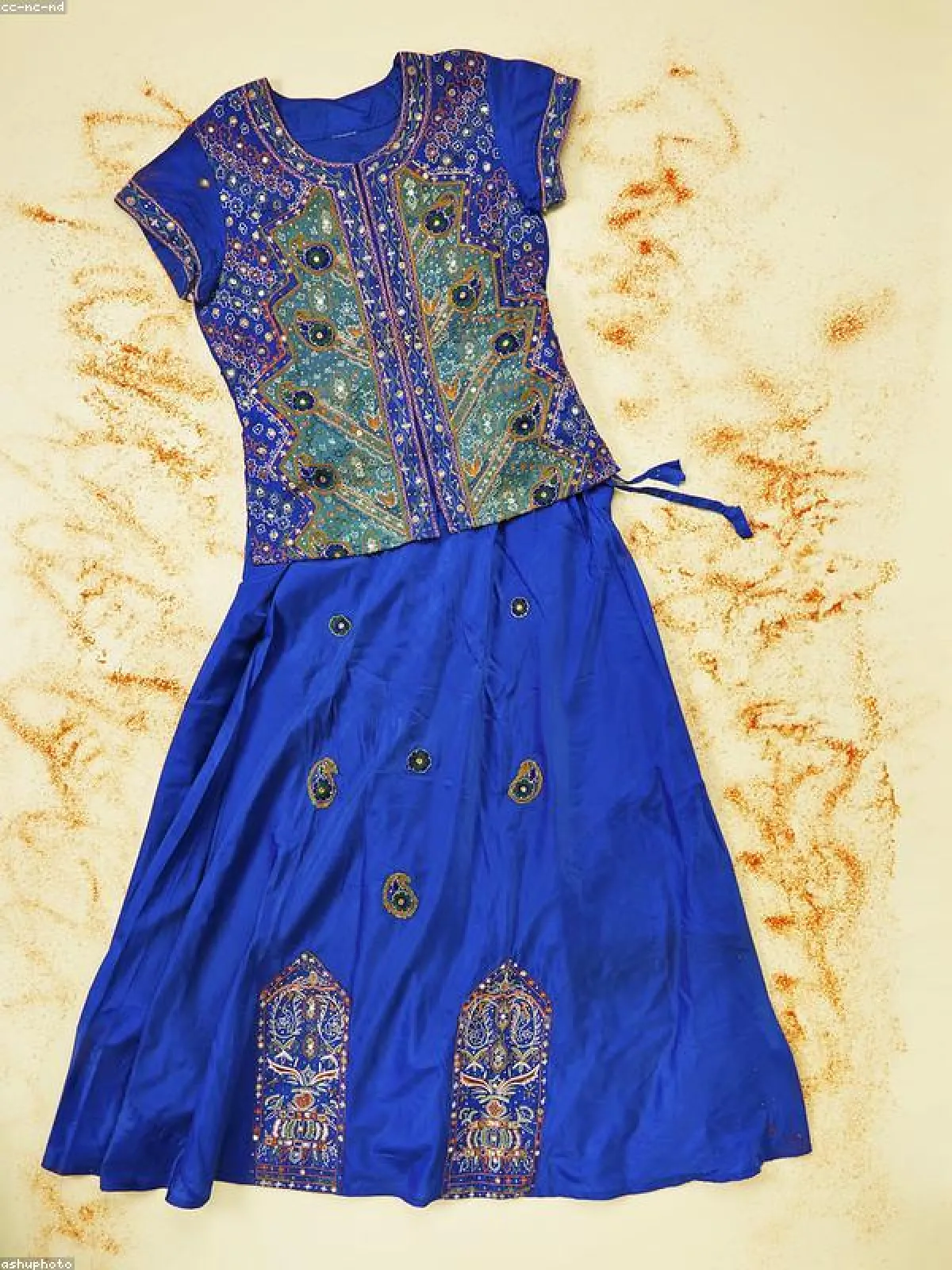 Classic Muslin Salwar Suit — Full Drape
